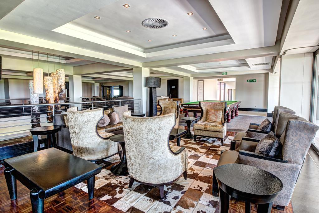 Royal Marang Hotel Phokeng Exterior foto The lounge at the airport